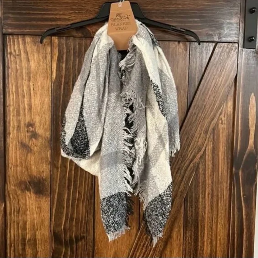 Cozy Black and Gray Blanket Wrap/Shawl